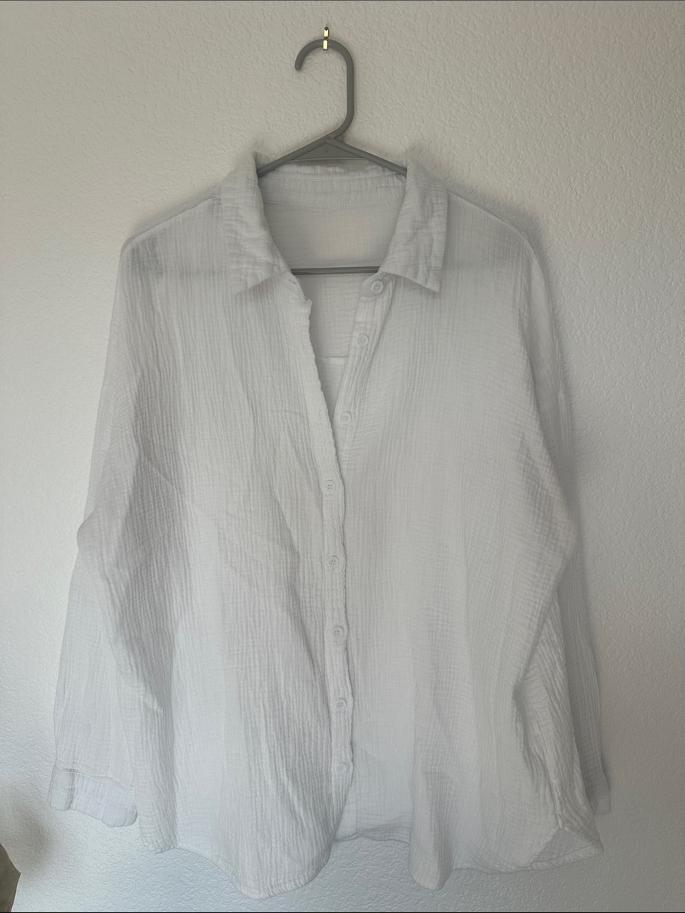 Bright white 100% muslin slubbed cotton button down shirt!